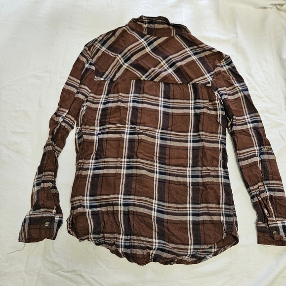 SALE! Women's No Boundaries Brown and Black Plaid Top (size 3-5) - Picture 2 of 3